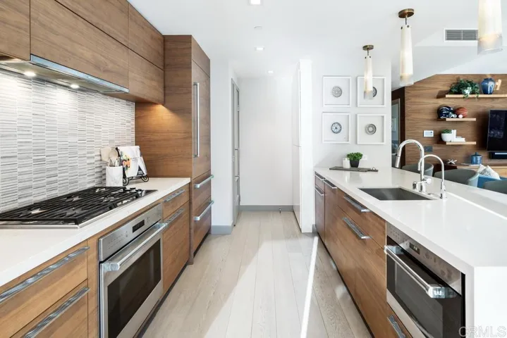 888 W E Street 1304, San Diego, California 92101
