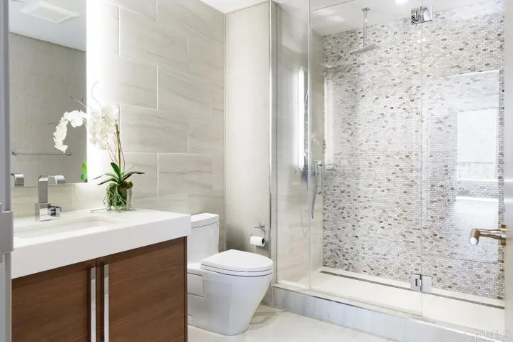888 W E Street 1304, San Diego, California 92101