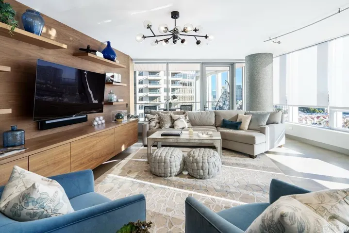 888 W E Street 1304, San Diego, California 92101