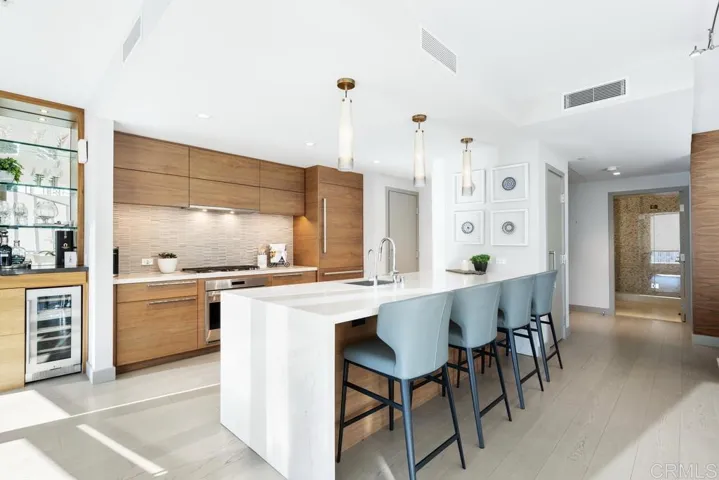 888 W E Street 1304, San Diego, California 92101