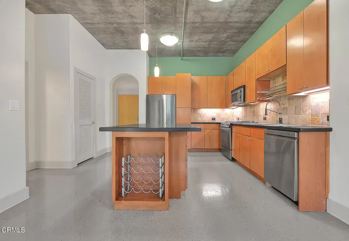 Kitchen (1 of 12)