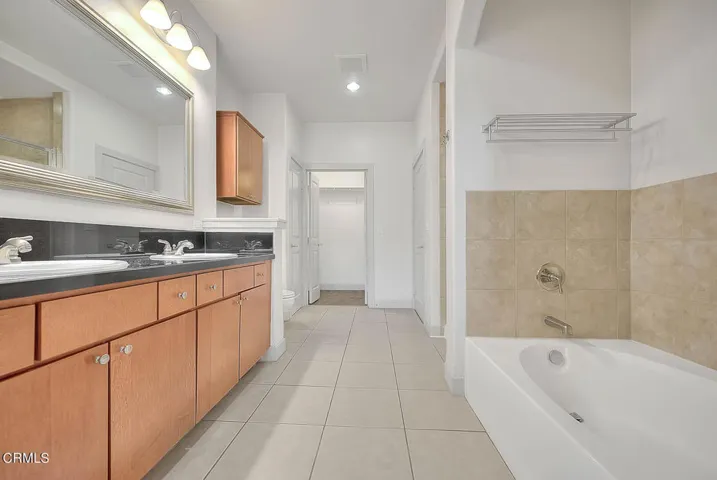 Bathroom (1 of 9)