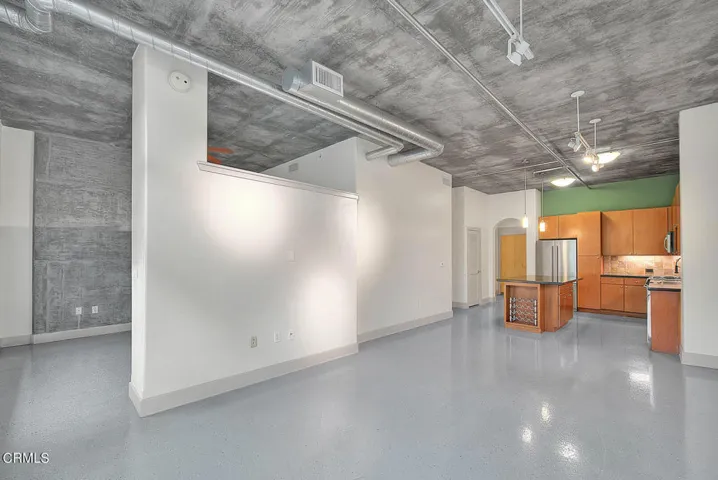 Living Room (4 of 6)
