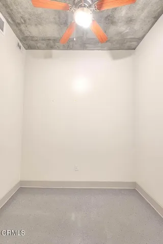 Den (1 of 2)