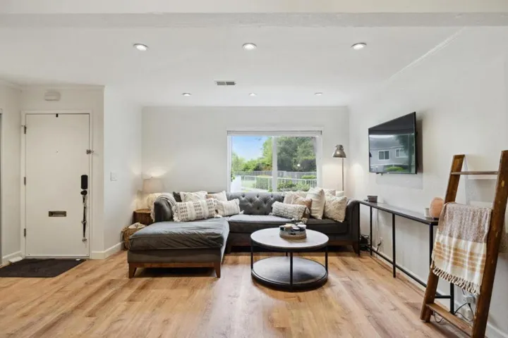 1380 Rosita Road, Pacifica, California 94044
