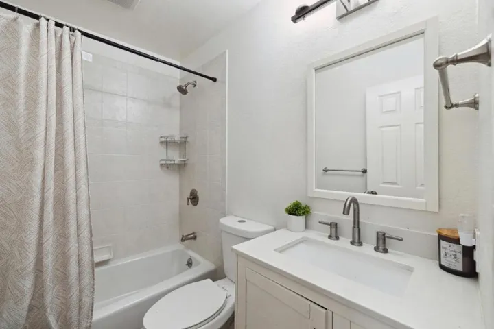 1380 Rosita Road, Pacifica, California 94044