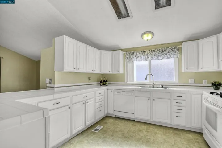 1812 Paris Lane 68, Antioch, California 94509