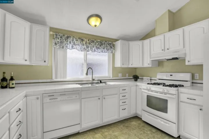 1812 Paris Lane 68, Antioch, California 94509