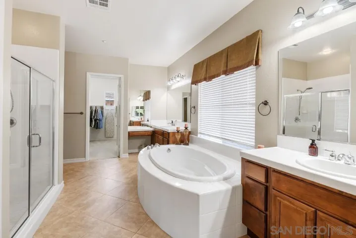 27107 Silver Berry Way, Valley Center, California 92082