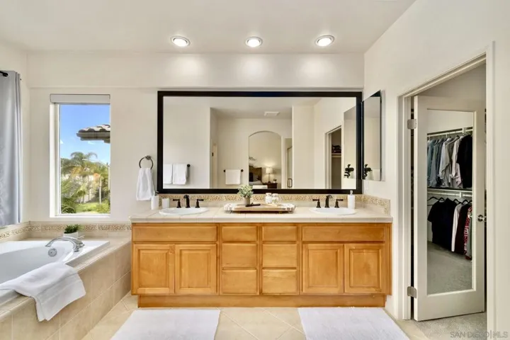 3606 Contour Pl, Carlsbad, California 92010