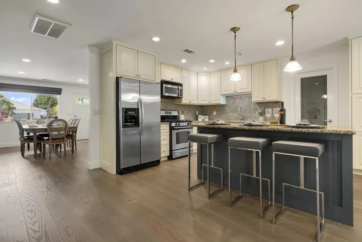 330 Fairbanks Avenue, Campbell, California 95008