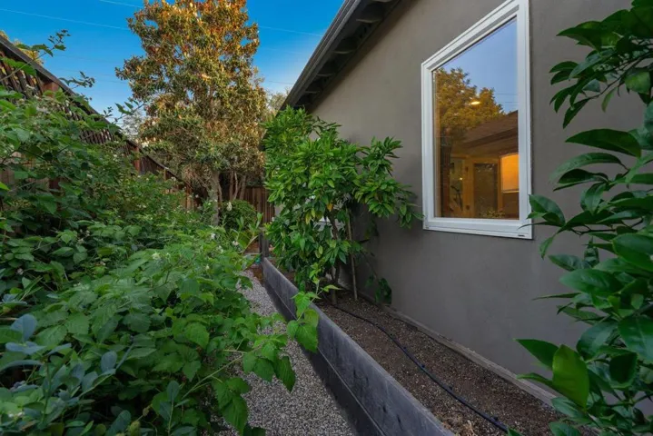 330 Fairbanks Avenue, Campbell, California 95008