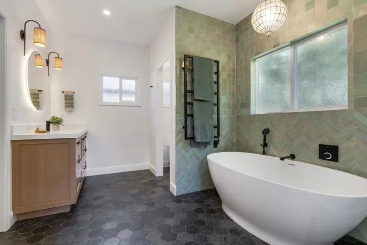 330 Fairbanks Avenue, Campbell, California 95008