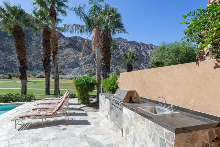 55051Riviera_MLS-51