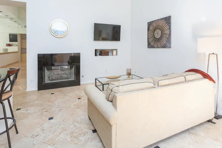 55051Riviera_MLS-18