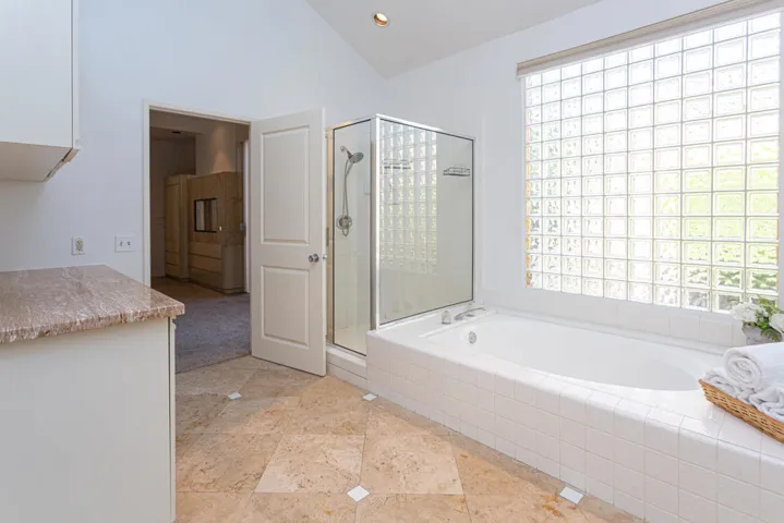 55051Riviera_MLS-28