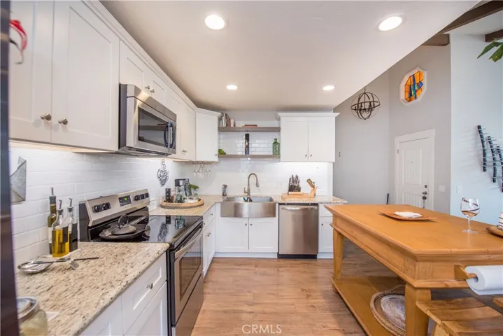 30393 Early Round Drive, Canyon Lake, California 92587