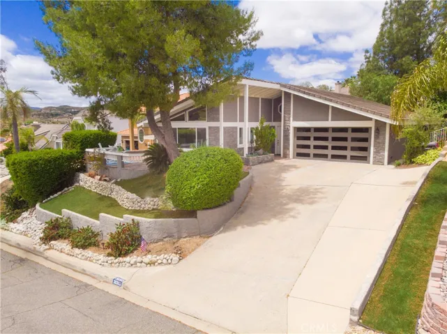 30393 Early Round Drive, Canyon Lake, California 92587