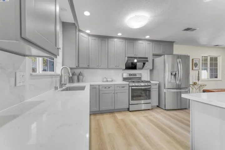 975 E Homestead Rd, Sunnyvale, California 94087