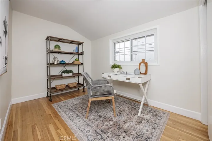 Upstairs office (5th bedroom)