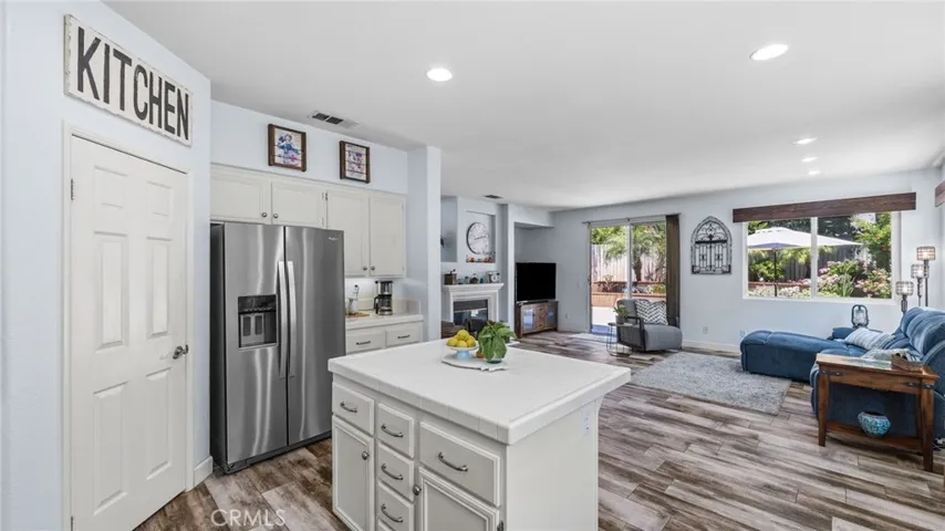 1137 Acapulco Circle, Corona, California 92882