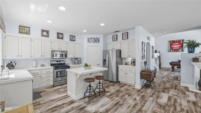 1137 Acapulco Circle, Corona, California 92882