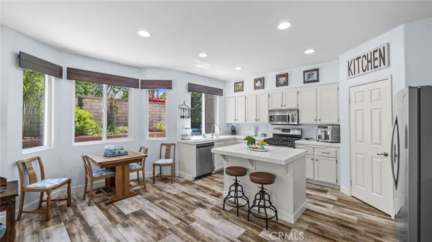 1137 Acapulco Circle, Corona, California 92882