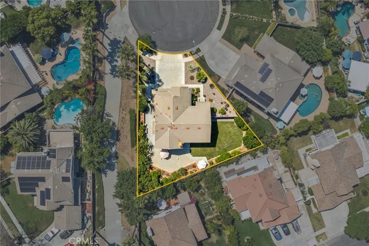 1137 Acapulco Circle, Corona, California 92882