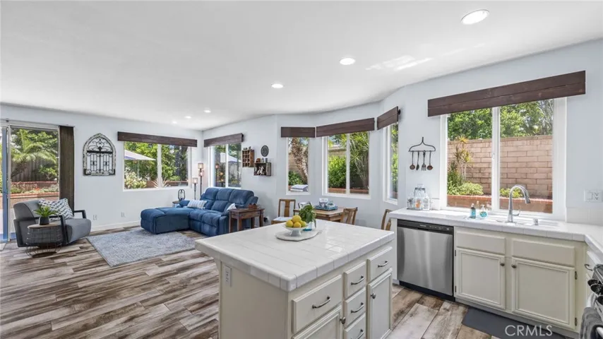1137 Acapulco Circle, Corona, California 92882