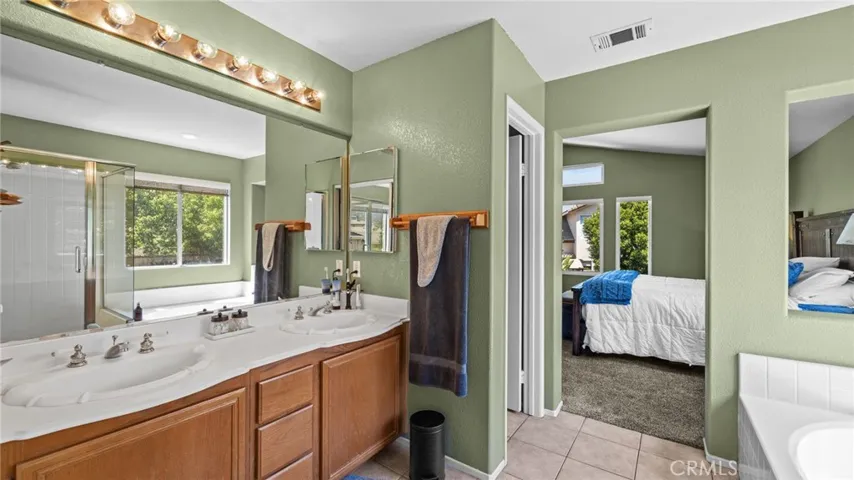 1137 Acapulco Circle, Corona, California 92882