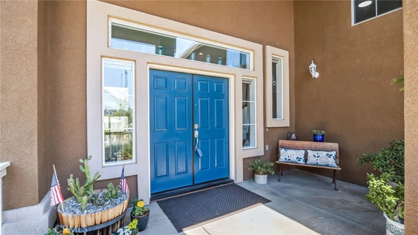 1137 Acapulco Circle, Corona, California 92882