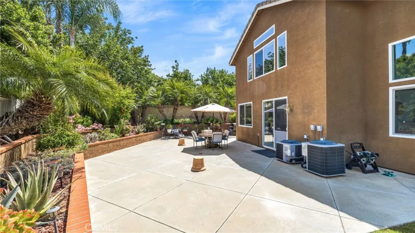 1137 Acapulco Circle, Corona, California 92882