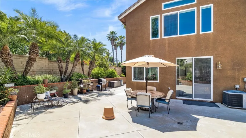 1137 Acapulco Circle, Corona, California 92882