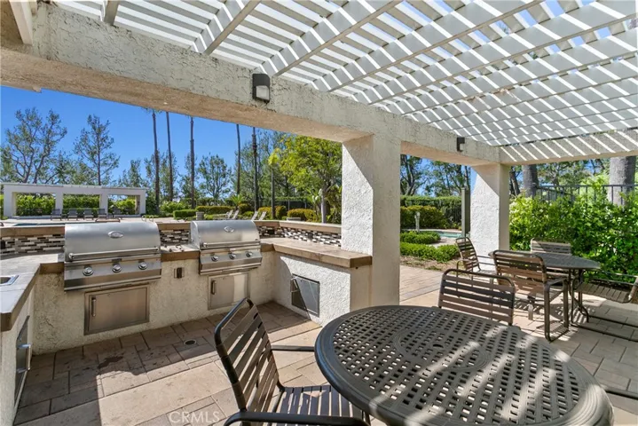 Community BBQ & Eating area.