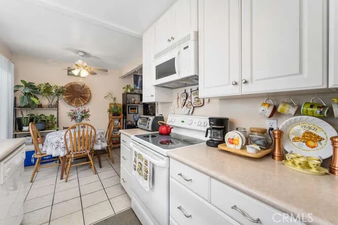 Perfect-size kitchen for your home!