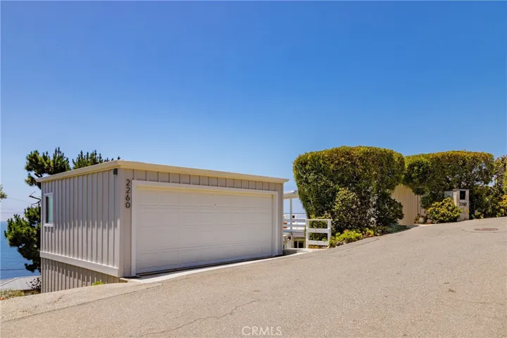 2260 Crestview Drive A, Laguna Beach, California 92651