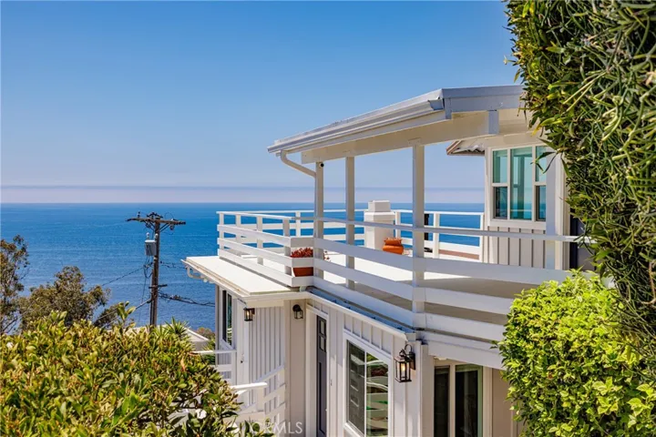 2260 Crestview Drive A, Laguna Beach, California 92651