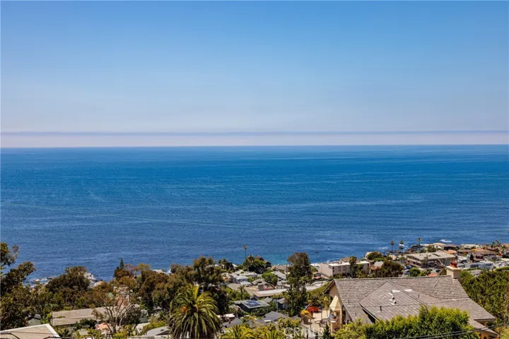 2260 Crestview Drive A, Laguna Beach, California 92651