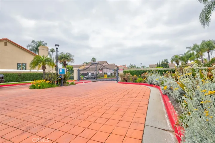10651 Williamsburg Place, Whittier, California 90603
