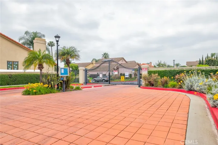 10651 Williamsburg Place, Whittier, California 90603