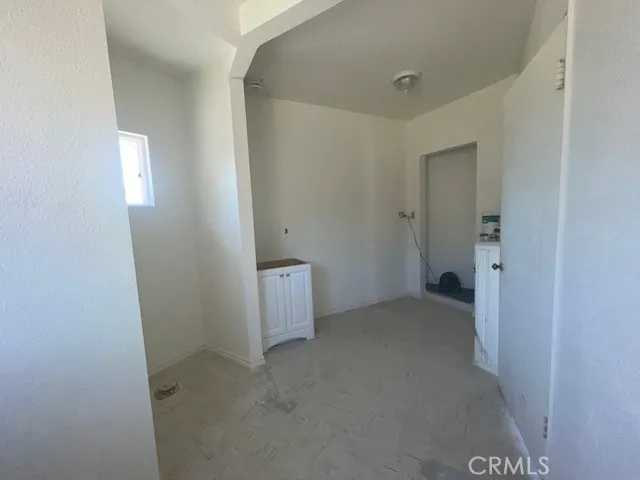 9561 Navajo Road, Apple Valley, California 92308