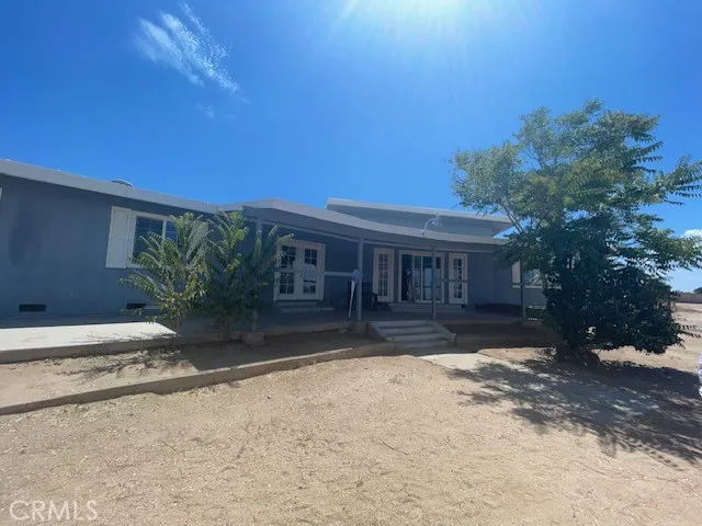 9561 Navajo Road, Apple Valley, California 92308