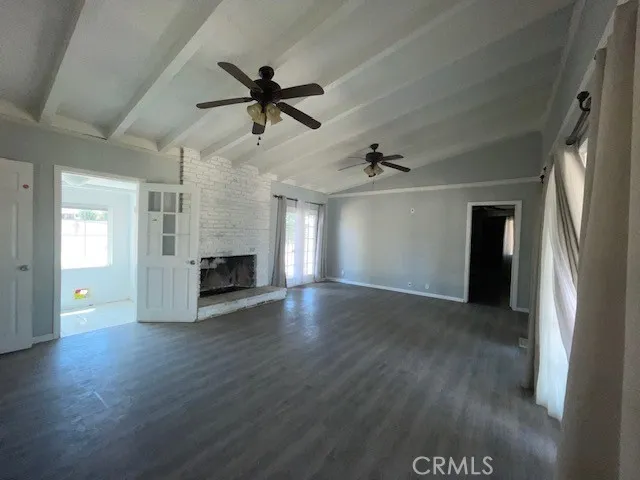 9561 Navajo Road, Apple Valley, California 92308