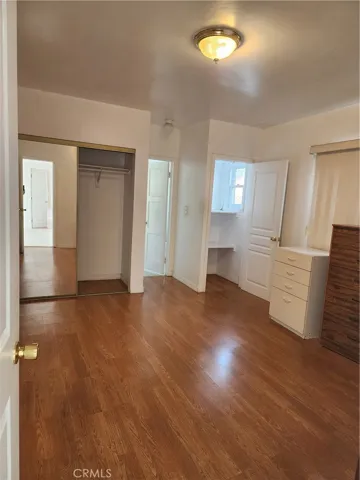 1330 S Longwood Avenue, Los Angeles, California 90019