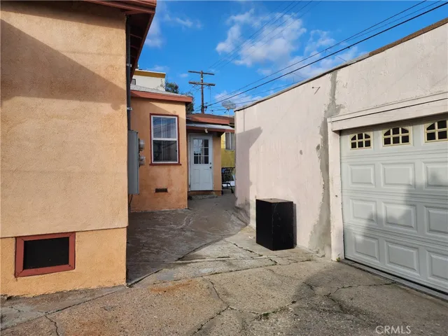 1330 S Longwood Avenue, Los Angeles, California 90019