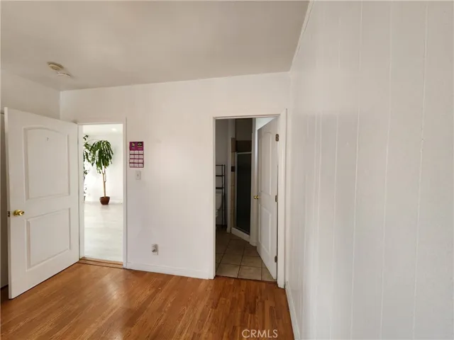 1330 S Longwood Avenue, Los Angeles, California 90019