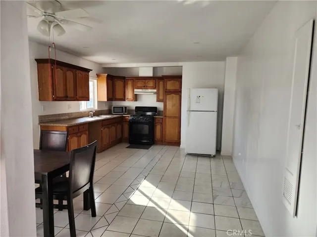 1330 S Longwood Avenue, Los Angeles, California 90019