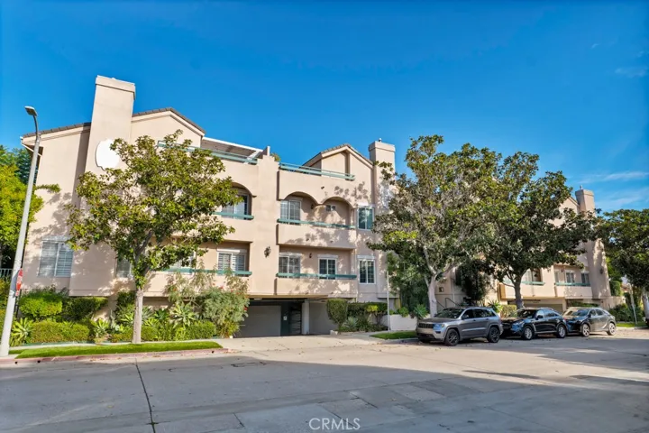 10659 Bloomfield Street, Toluca Lake, California 91602