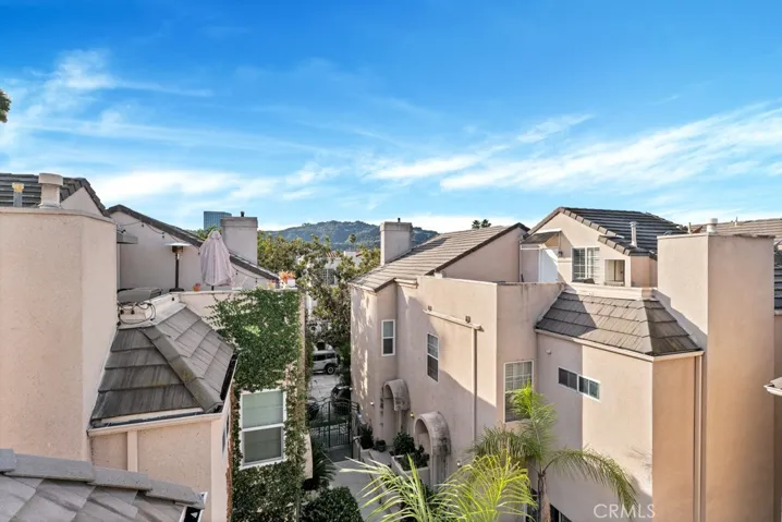 10659 Bloomfield Street, Toluca Lake, California 91602