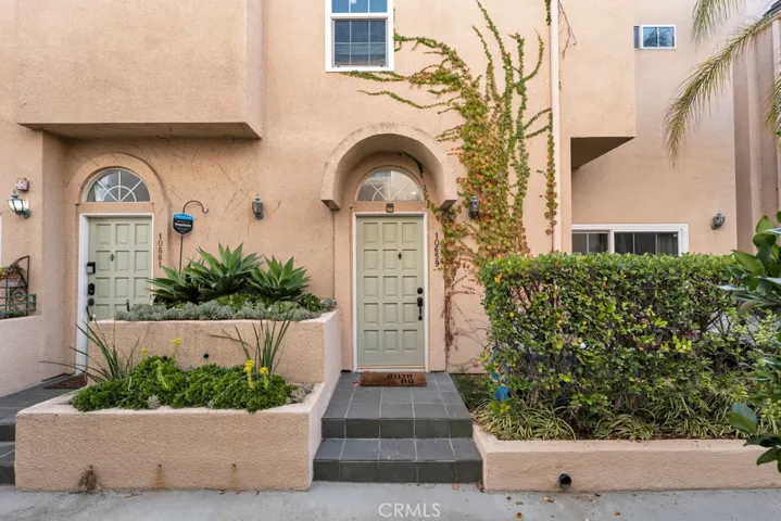 10659 Bloomfield Street, Toluca Lake, California 91602